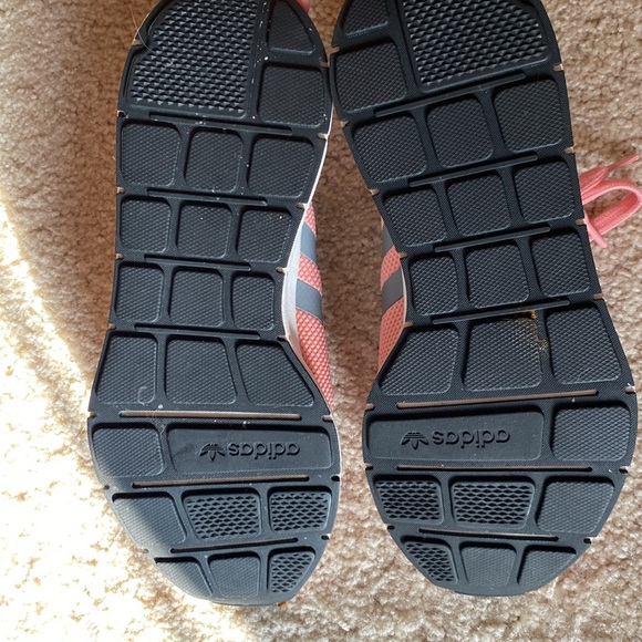 Adidas 👟 - Picture 3 of 3